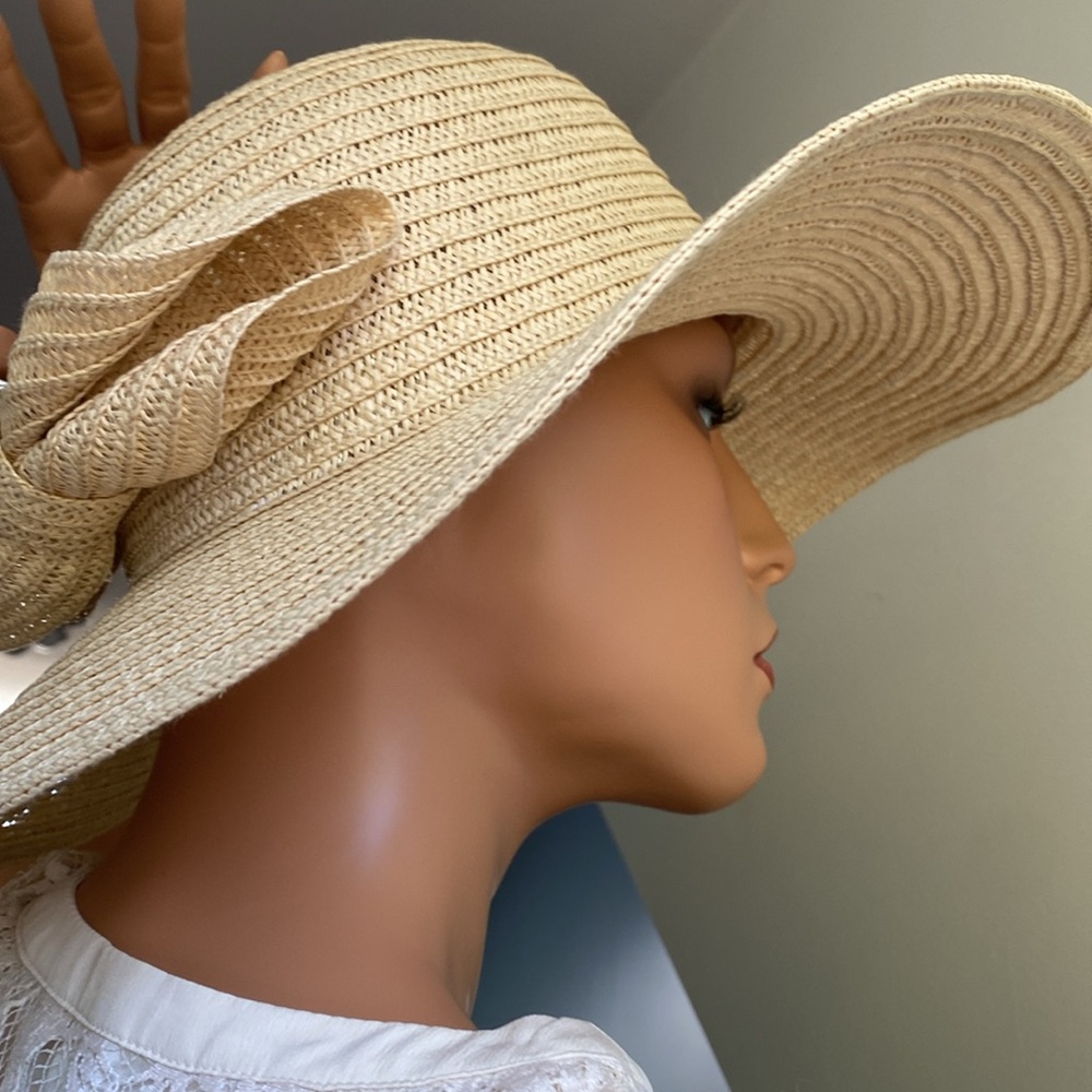 Summery Wide Brimmed Straw Hat with Bow